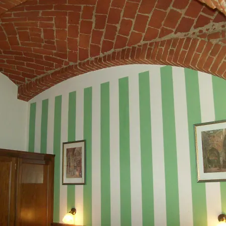 Excalibur מלון Revello